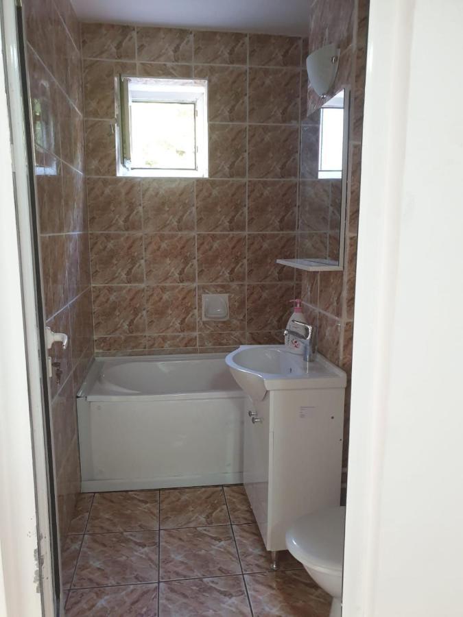 נהויו Cazare Apartament Cu 2 Camere מראה חיצוני תמונה
